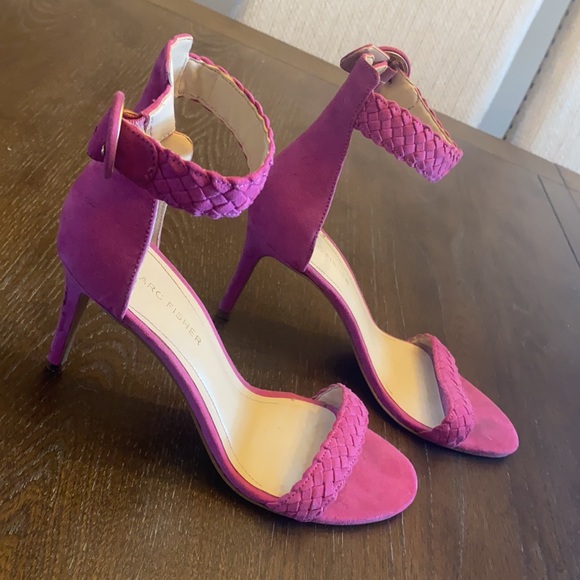 Marc Fisher Heels - Picture 2 of 4